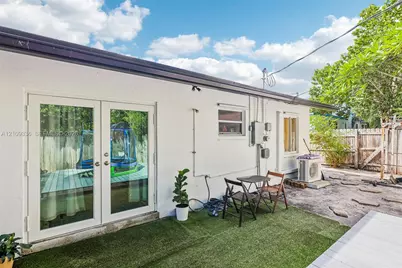 905 NE 5th St, Pompano Beach, FL 33060 - Photo 43