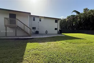 10751 SW 48th St, Davie, FL 33328 - Photo 23