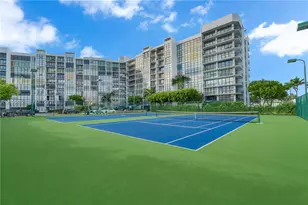 800 Parkview Dr, Hallandale Beach, FL 33009 - Photo 23