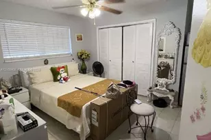 1004 NW 33rd Ave, Miami, FL 33125 - Photo 29