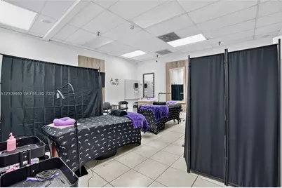 Beauty Salon & Spa For Sale in Hallandale Beach, Hallandale Beach, FL 33009 - Photo 15