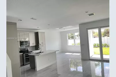 574 Parsons Way, Deerfield Beach, FL 33442 - Photo 3