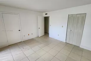 11081 NW 7th St, Miami, FL 33172 - Photo 19