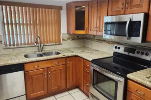 11081 NW 7th St, Miami, FL 33172 - Photo 31