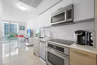 1300 Brickell Bay Dr #1600, Miami, FL 33131 - Photo 3