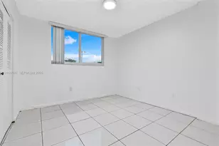 8050 NW 8th St, Miami, FL 33126 - Photo 17