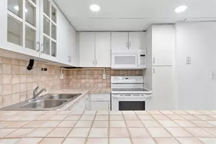 8050 NW 8th St, Miami, FL 33126 - Photo 9
