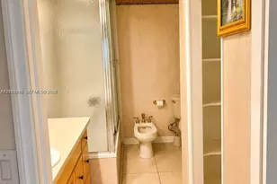 3082 S Oakland Forest Dr, Oakland Park, FL 33309 - Photo 11