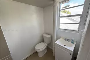 548 NW 30th St, Miami, FL 33127 - Photo 9
