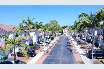 1035 NE 207th Ter, Miami, FL 33179 - Photo 17