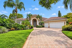 911 Forest Glen Ln, Wellington, FL 33414 - Photo 1