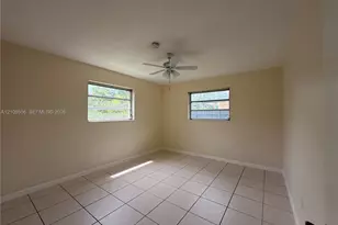 7140 Bamboo St, Miami Lakes, FL 33014 - Photo 9