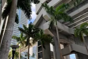 31 SE 5th St, Miami, FL 33131 - Photo 13