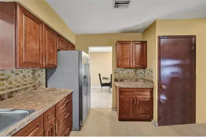 231 SW 64th Way, Pembroke Pines, FL 33023 - Photo 7