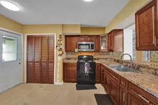 231 SW 64th Way, Pembroke Pines, FL 33023 - Photo 33