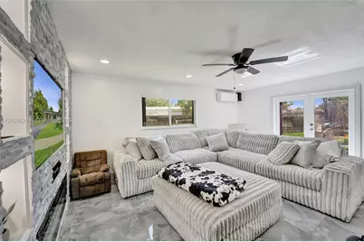231 SW 64th Way, Pembroke Pines, FL 33023 - Photo 9