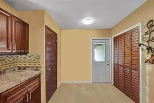 231 SW 64th Way, Pembroke Pines, FL 33023 - Photo 11