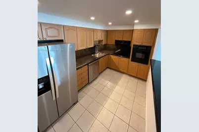 19390 Collins Ave #820, Sunny Isles Beach, FL 33160 - Photo 3