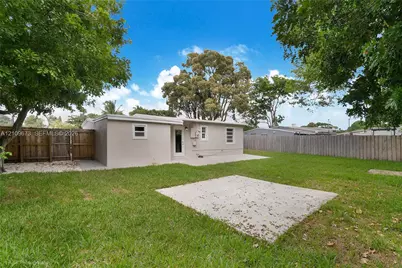 1748 NE 49th St, Pompano Beach, FL 33064 - Photo 27