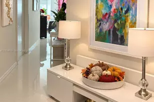 55 SE 6th St, Miami, FL 33131 - Photo 3