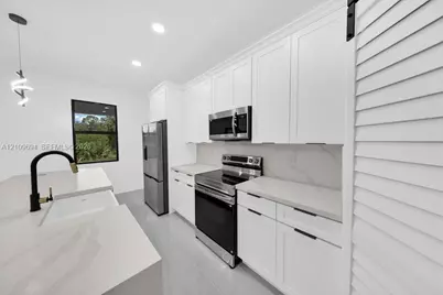 607 W 6th St, Cape Coral, FL 33972 - Photo 9