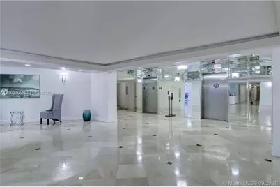 1000 Parkview Dr #920, Hallandale Beach, FL 33009 - Photo 35