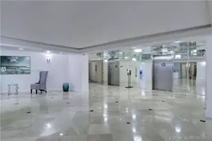 1000 Parkview Dr, Hallandale Beach, FL 33009 - Photo 35
