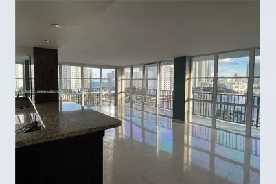 1000 Parkview Dr #920, Hallandale Beach, FL 33009 - Photo 9