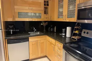 20379 W Country Club Dr, Aventura, FL 33180 - Photo 9