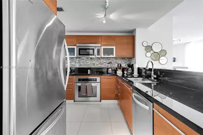 244 Biscayne Blvd #2802, Miami, FL 33132 - Photo 17