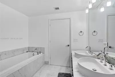 244 Biscayne Blvd #2802, Miami, FL 33132 - Photo 27