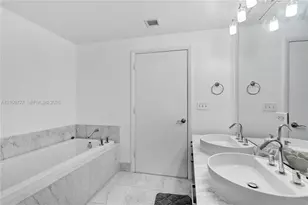 244 Biscayne Blvd, Miami, FL 33132 - Photo 27