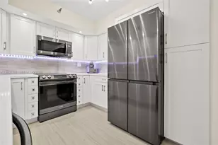 19101 NE 36th Ct, Aventura, FL 33180 - Photo 3