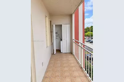 8401 NW 8th St #310, Miami, FL 33126 - Photo 9