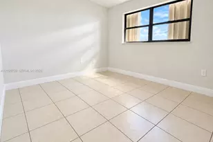 8401 NW 8th St, Miami, FL 33126 - Photo 33