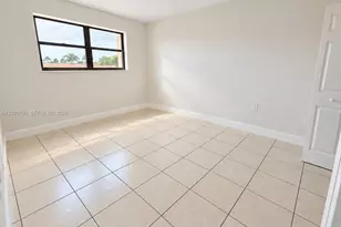 8401 NW 8th St, Miami, FL 33126 - Photo 29