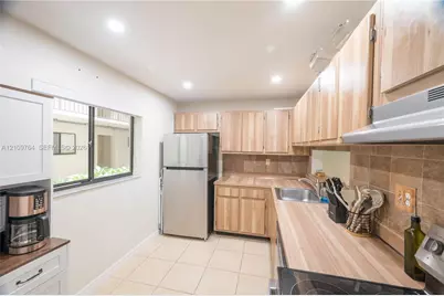 8065 SW 107th Ave #103, Miami, FL 33173 - Photo 1