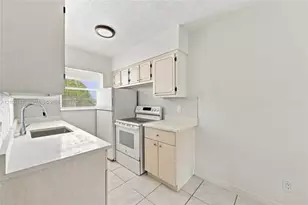 1951 SW 69th Ave, Pembroke Pines, FL 33023 - Photo 15
