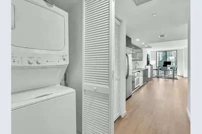 31 SE 6th St #2103, Miami, FL 33131 - Photo 9