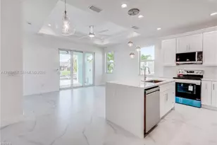 1105 SE 38th St, Cape Coral, FL 33904 - Photo 11