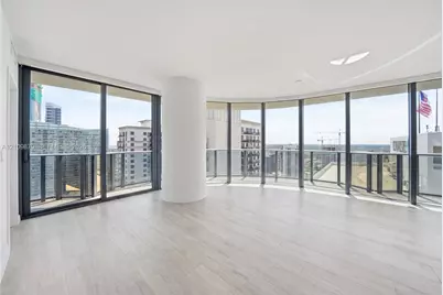 55 SW 9th St #3106, Miami, FL 33130 - Photo 9