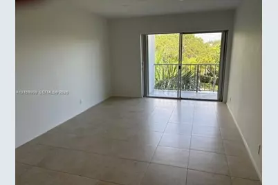 7900 Camino Cir #406, Miami, FL 33143 - Photo 11
