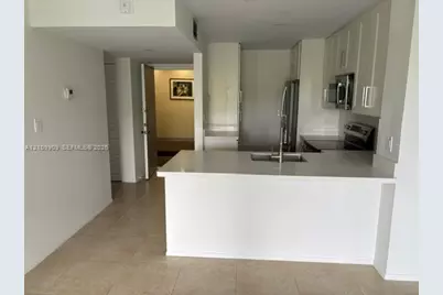 7900 Camino Cir #406, Miami, FL 33143 - Photo 3