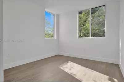 1620 NW 18th St #301, Miami, FL 33125 - Photo 11
