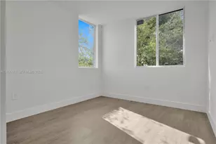 1620 NW 18th St, Miami, FL 33125 - Photo 11
