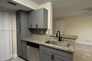 8737 NW 39th St, Sunrise, FL 33351 - Photo 5