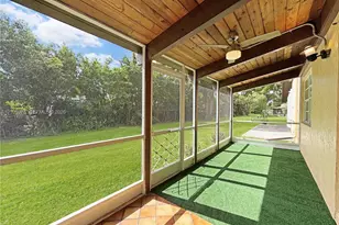 249 Briarwood Cir, Hollywood, FL 33024 - Photo 21