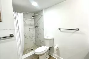 445 NE 195th St, Miami, FL 33179 - Photo 21
