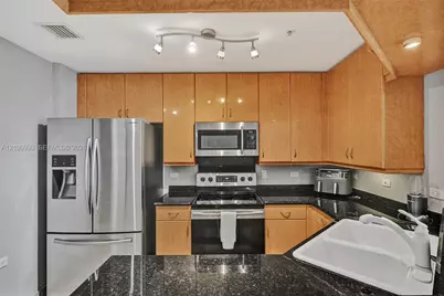 801 Brickell Key Blvd #808, Miami, FL 33131 - Photo 7