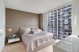 88 SW 7th St, Miami, FL 33130 - Photo 7